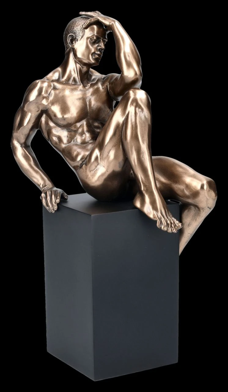 Männliche Akt Figur - Auf Monolith Sitzend 2 Männliche Akt Figur - Auf Monolith Sitzend