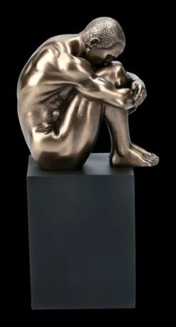 Akt Figur - Kauernder Mann Auf Monolith -Charaktermodell Geschäft 2D FS23195 Akt Figur Kauernder Mann auf Monolith 5 1280x1280