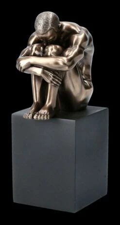 Akt Figur - Kauernder Mann Auf Monolith -Charaktermodell Geschäft 2D FS23195 Akt Figur Kauernder Mann auf Monolith 7 1280x1280