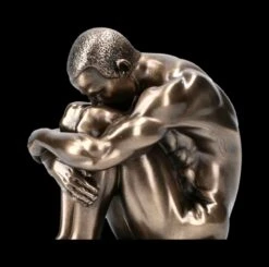 Akt Figur - Kauernder Mann Auf Monolith -Charaktermodell Geschäft 2D FS23195 Akt Figur Kauernder Mann auf Monolith 9 1280x1280