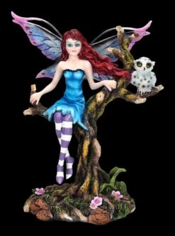 Elfen Figur Sitzt Auf Ast Mit Eule