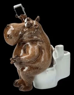 Lustige Nilpferd Figur - Selfie Am Klo -Charaktermodell Geschäft 2D FS25930 Lustige Nilpferd Figur Selfie am Klo 10 1280x1280