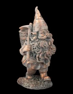 Gartenzwerg Figur Mit Rucksack Als Pflanztopf -Charaktermodell Geschäft FS24883 Gartenzwerg Figur mit Rucksack als Pflanztopf 10 1280x1280