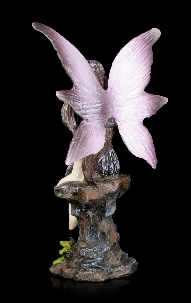Lila Elfen Figur - Syna Sitzt Auf Steinen 7 Lila Elfen Figur - Syna Sitzt Auf Steinen – Bild 5