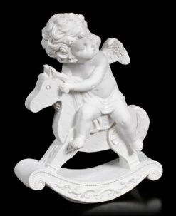 Weiße Cherub Figur Auf Schaukelpferd -Charaktermodell Geschäft Weisse Cherub Figur Auf Schaukelpferd 2 1280x1280