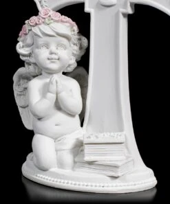 Weiße Cherub Figur Vor Kreuz Betend -Charaktermodell Geschäft Weisse Cherub Figur Vor Kreuz Betend 6 1280x1280
